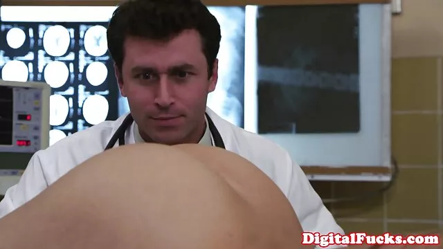 DETRÁS DE LAS ESCENAS DE SPLASHED videos caseros xxxx