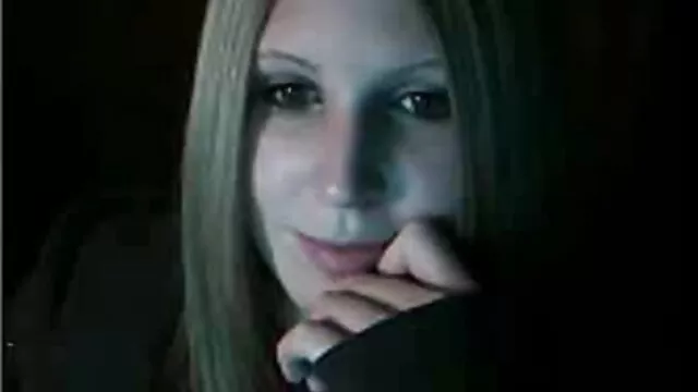 La bella gorda Bunny De La Cruz chupa una polla larga y xx casero luego folla
