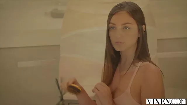 Ella xxx en español latino Nova adora ser atada y follada duro